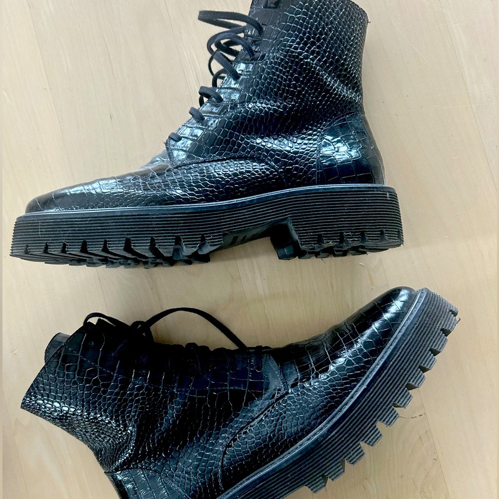 Freda Salvador ‘Emi Boot’